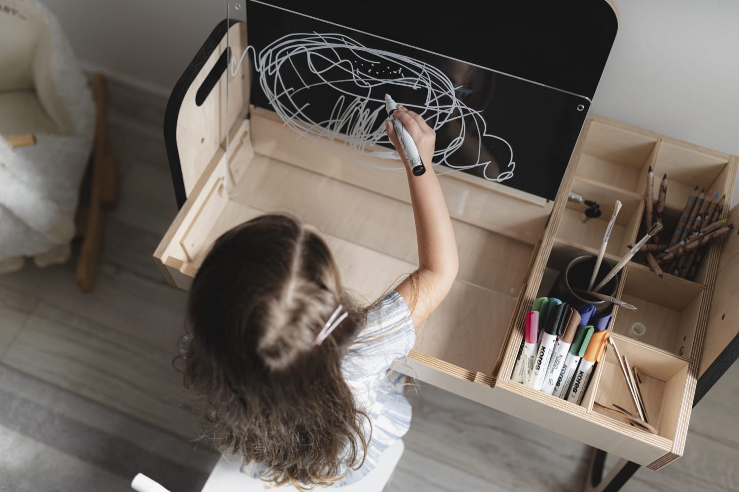 Kids Art Table with Blackboard, Clear Acrylic Board and Indoor Storage for Sand