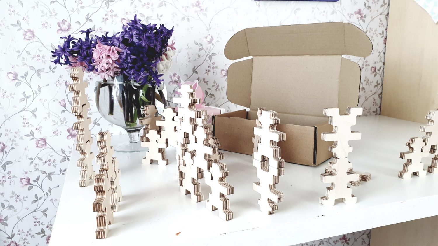 wooden stacking people